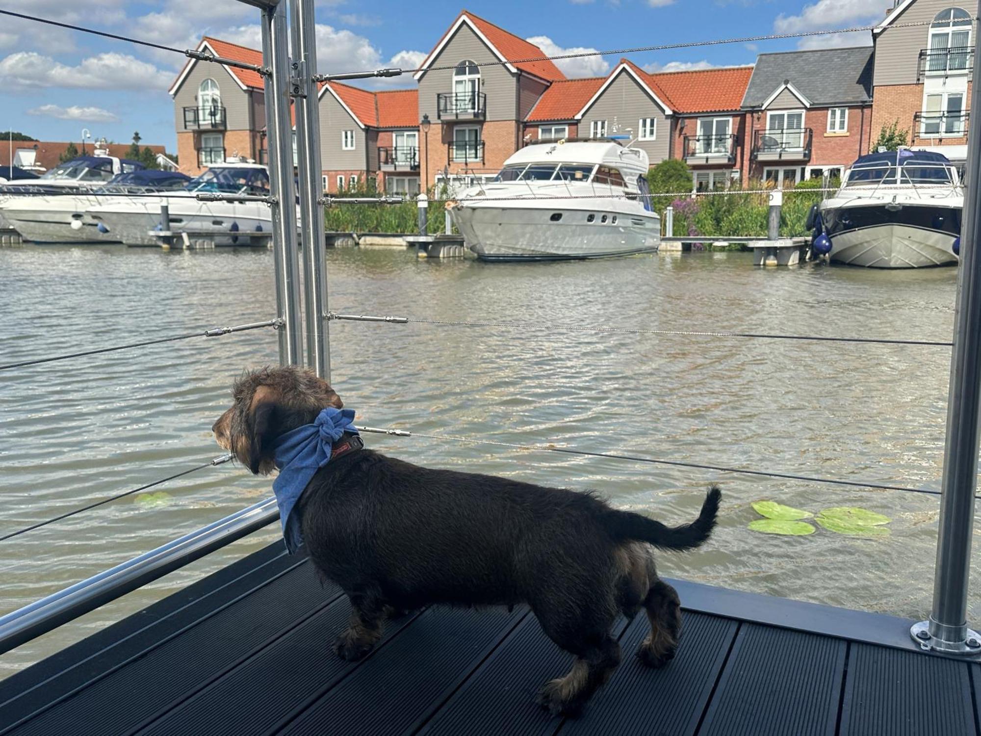 Lincoln Floating Holidays Eksteriør bilde